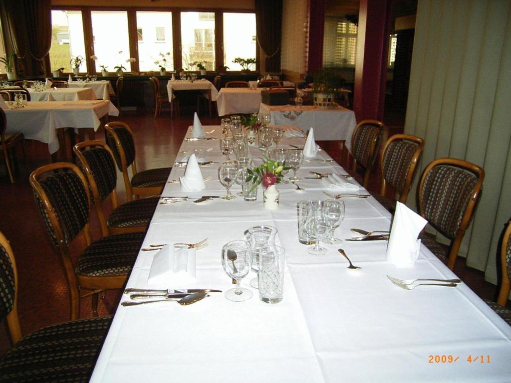 Hotel Restaurant Braas Esch-sur-Sûre Kültér fotó