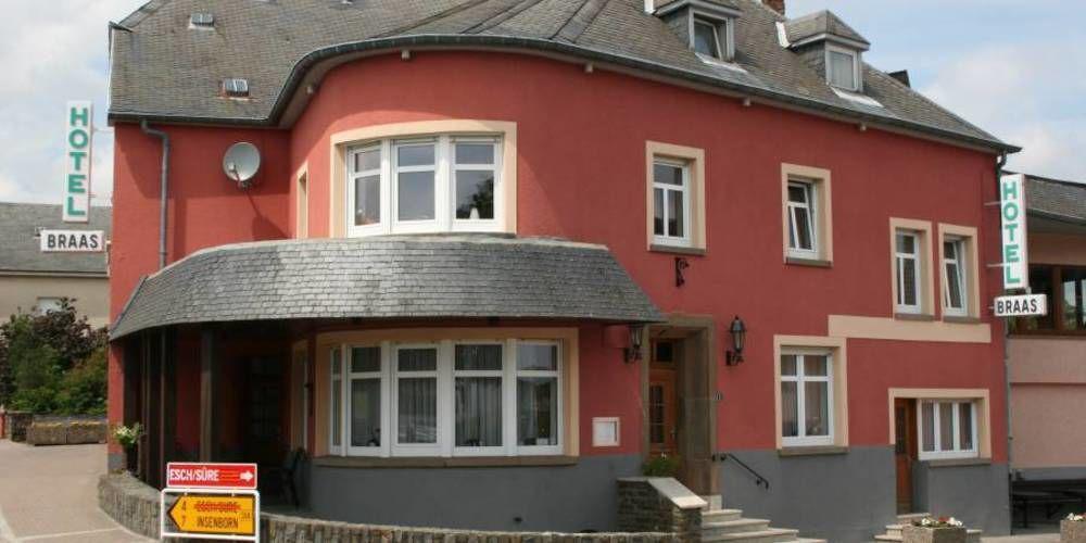 Hotel Restaurant Braas Esch-sur-Sûre Kültér fotó